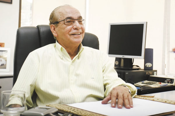 Entre os aniversariantes deste domingo, 9 de dezembro, estão o querido amigo, palmeirense, Onofre de Paula Trajano, e sua filha Gisele, que é psicóloga.Trajano é um dos diretores do Grupo Magazine Luiza, além de um dos beneméritos da Fundação Santa Casa, 